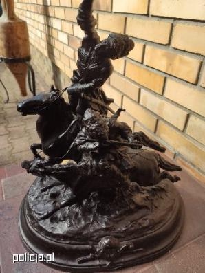 [VIDEO] Policjanci wspólnie z funkcjonariuszami kas odzyskali przedmioty o znacznej wartości historycznej