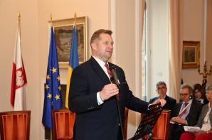 Polska i Włochy wobec kryzysów i wyzwań w sektorze ochrony zdrowia – konferencja z udziałem szefa MEiN